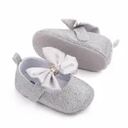 Pantofiori argintii cu strasuri si fundita din satin (marime disponibila: 3-6 luni (marimea 18 incaltaminte)) mbd2677-3-p01.3-6 luni (marimea 18 incaltaminte)