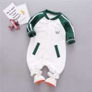 Salopeta alba cu insertie verde pentru baietei (marime disponibila: 9-12 luni (marimea 20 incaltaminte)) adcx266-2-de3.9-12 luni (marimea 20 incaltaminte)