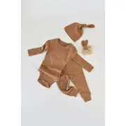 Set 3 piese: body cu maneca lunga, panataloni lungi si caciulita din bumbac organic si modal - Maro (Marime: 3-6 Luni) JEMBC-CSYM22506-3