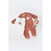 Set Broscuta cu salopeta si body din 80%bumbac organic si 20% poliester - Caramiziu, Baby Cosy (Marime: 3-6 Luni) JEMBC-CSYK6022-3