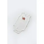 Set Broscuta cu salopeta si body din 80%bumbac organic si 20% poliester - Caramiziu, Baby Cosy (Marime: 3-6 Luni) JEMBC-CSYK6022-3