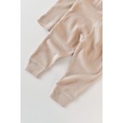 Set 3 piese: bluzita cu maneca lunga, panataloni lungi si caciulita din bumbac organic si modal - Blush, Baby Cosy (Marime: 3-6 Luni) JEMBC-CSYM21507-3