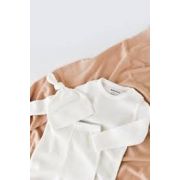 Set 3 piese: bluzita cu maneca lunga, panataloni lungi si caciulita din bumbac organic si modal - Ecru, Baby Cosy (Marime: 6-9 luni) JEMBC-CSYM21510-6
