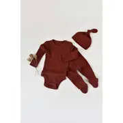Set 3 piese: body cu maneca lunga, panataloni lungi cu botosei si caciulita din bumbac organic si modal - Caramiziu, Baby Cosy (Marime: 3-6 Luni) JEMBC-CSYM23501-3