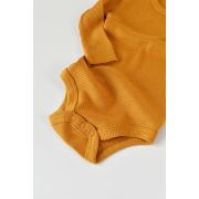 Set 3 piese: body cu maneca lunga, panataloni lungi cu botosei si caciulita din bumbac organic si modal - Mustar, Baby Cosy (Marime: 0-3 Luni) JEMBC-CSYM23500-0