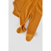 Set 3 piese: body cu maneca lunga, panataloni lungi cu botosei si caciulita din bumbac organic si modal - Mustar, Baby Cosy (Marime: 0-3 Luni) JEMBC-CSYM23500-0
