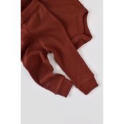 Set 3 piese: body cu maneca lunga, panataloni lungi si caciulita din bumbac organic si modal - Caramiziu, Baby Cosy (Marime: 3-6 Luni) JEMBC-CSYM22501-3