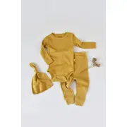 Set 3 piese: body cu maneca lunga, panataloni lungi si caciulita din bumbac organic si modal - Sofran, Baby Cosy (Marime: 9-12 luni) JEMBC-CSYM22505-9