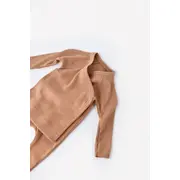 Set 4 piese: bluza, pantaloni, caciulita si manusi din bumbac organic si modal - Maro, Baby Cosy (Marime: 6-9 luni) JEMBC-CSYM24506-6