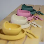 Petite&Mars - Set de hranire, Cu farfurie, Bol si tacamuri, Din silicon fara BFA, Bej BYNPachetMasaBej_1
