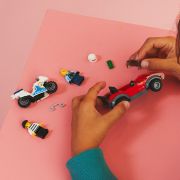 LEGO CITY POLITIST PE MOTOCICLETA IN URMARIREA UNEI MASINI 60392 VIVLEGO60392