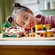 LEGO MINECRAFT CASUTA ALBINELOR 21241 VIVLEGO21241