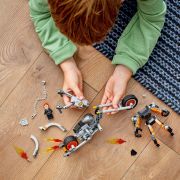 LEGO SUPER HEROES ROBOT SI MOTOCICLETA CALARETUL FANTOMA 76245 VIVLEGO76245