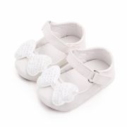 Pantofiori albi din lac cu fundita cu paiete AMd2362-sa3