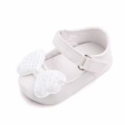 Pantofiori albi din lac cu fundita cu paiete AMd2362-sa3