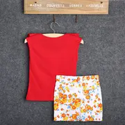 Set tricou rosu cu volanas si fusta cu floricele (Marime: 140) JEMdrl91