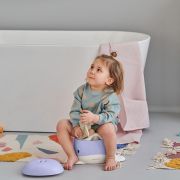 Olita pentru copii, Pottili, Skiddou, balenuta, cu capac, Liliac bloom, Lavanda JEMsk_2090025