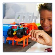 HOT WHEELS MONSTER TRUCKS SET BLAST STATION VIVMTHFB12