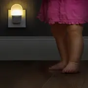 Lampa de veghe pentru priza, cu senzor de noapte sau zi, 0+ luni, Reer NightGuide 52380