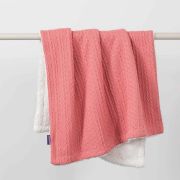 Paturica Lux Sherpa pentru bebelusi 75 x 100 cm Pink Clevamama 3482 SUPclvm_3482