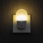 Lampa de veghe pentru priza, cu comutator, 0+ luni, Reer NightGuide 52390