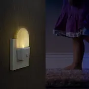 Lampa de veghe pentru priza, cu comutator, 0+ luni, Reer NightGuide 52390