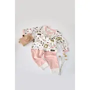 Set bluzita cu maneca lunga si nasturei si panataloni lungi, 100% bumbac organic, BabyCosy, Pudra (Marime: 6-9 luni) JEMBC-CSY2006-6