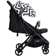 Carucior sport pliabil tip troler, Solo, Tehnologia inovatoare One-Hand Folding, Greutate 6 kg, Cu capotina UPF 50+, Pliere compacta pentru avion, Conform cu standardul european de securitate EN 1888-1:2018, FreeON, Black/White BYN48617
