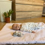 Paturica cu doua fete, Dimensiune mare 80x102 cm, Din materiale certificate Oeko Tex Standard 100, New Baby, Waffle white stars BYN43929