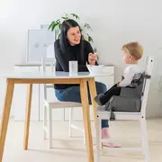 Inaltator de scaun pentru bebelusi 6-36 luni, transportabil, din plastic reciclat, Reer Growing Booster Seat 85041