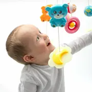 Carusel muzical pentru patut bebelusi, Cu proiectii, Cu melodii si sunete ale naturii, Cu 11 jucarii, Baby Mix, Red BYN37046