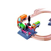 Jucarie din lemn - Set tren de marfa cu macara (34 piese) TSGE3732A