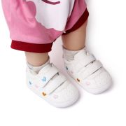 Adidasi albi cu inimioare colorate brodate (marime disponibila: 9-12 luni (marimea 20 incaltaminte)) mdbl2312-1-sa26.9-12 luni (marimea 20 incaltaminte)