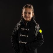 Lumina de siguranta LED reflectorizanta cu semnalizare intermitenta, verde fluorescent, cu carabina de agatare, Reer Light&Go 53253