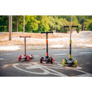 Lionelo - Trotineta Timy, Copii, Pliabila, Pana la 50 Kg, Cu design ergonomic, Cu lumini LED, 26,5 x 60 x 64-76 cm, 3 ani+, Verde BYNLOE-TIMMY_GREEN_LIME
