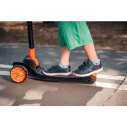 Lionelo - Trotineta Timy, Copii, Pliabila, Pana la 50 Kg, Cu design ergonomic, Cu lumini LED, 26,5 x 60 x 64-76 cm, 3 ani+, Verde BYNLOE-TIMMY_GREEN_LIME