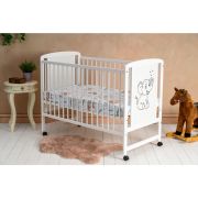 Qmini - Patut din lemn Timmi Elephant 120x60 cm, Din lemn de pin si mdf, Stabil si rezistent, Inaltime saltea reglabila pe 3 nivele, Laterala cu 3 bete detasabile, EN716-1, EN716-2, Alb + Saltea 8 cm BYNQMTIME8CM01AL