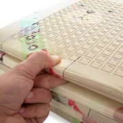 Petite&Mars - Covoras de joaca reversibil, Include geanta pentru transport, Pliabil si impermeabil, Non-toxic, 197 x 147 x 1 cm, Animale, 0 luni+, Multicolor BYN435070