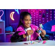 MONSTER HIGH PAPUSA LAGOONA BLUE CU ANIMALUT SI ACCESORII VIVMTHHK55