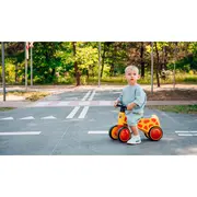 Lionelo - Bicicleta fara pedale, Sammy, Cu 4 roti, Din spuma EVA, Stabila, Manere moi, antiderapante, 12- 36 luni, Greutate maxima suportata 25 kg, Certificata EN 71-1:2014, EN 71-2:2011, EN 71-3:2019, Galben BYNLOE-SAMMY_YELLOW_HONEY