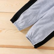 Trening gri cu negru pentru baietei MB639-2-R1
