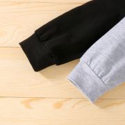 Trening gri cu negru pentru baietei MB639-2-R1