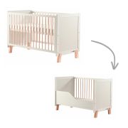 Patut din lemn Ava, Transformabil, Cu bariera de siguranta, 120x60 cm, Din lemn de pin si mdf, Cu sina speciala pentru dentitie, Stabil si rezistent, Suport pentru saltea reglabil, FreeON, White BYN49164