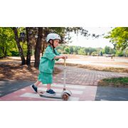 Lionelo - Trotineta pentru copii, Jessy, Pliabila, Pana la 50 Kg, Cu design ergonomic, Cu lumini LED, 56 x 26 x 67-82 cm, 3 ani+, Roz BYNLOE-JESSY_PINK_ROSE