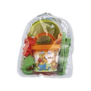 Set jucarii apa si nisip cu galetusa, stropitoare, forme si unelte in rucsac poppy - okeagi7245-poppy