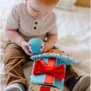 Set jucarii bebe in cutie cadou din lemn - okemd30731