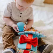 Set jucarii bebe in cutie cadou din lemn - okemd30731
