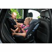 Lionelo - Scaun auto Bastiaan RWF i-Size, Pozitie de somn, Protectie laterala, Rotire 360 grade, 0-36 Kg, Cu Isofix si Centura Top Tether, Conform cu standardul european de securitate ECE R129, Negru BYNLO-BASTIAAN_RWF_ISIZE_BLACK_CARBON