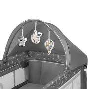 Lionelo - Patut pliant cu doua nivele Sven Plus, 120x60 cm, arcada jucarii, masuta de infasat, vibratii, melodii, conform cu standardele europeane de securitate EN716 si EN12221, Grey BYNLO-SVEN_PLUS_GREY_CONCRETE