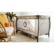 Lionelo - Patut pliant cu doua nivele Sven Plus, 120x60 cm, arcada jucarii, masuta de infasat, vibratii, melodii, conform cu standardele europeane de securitate EN716 si EN12221, Grey BYNLO-SVEN_PLUS_GREY_CONCRETE